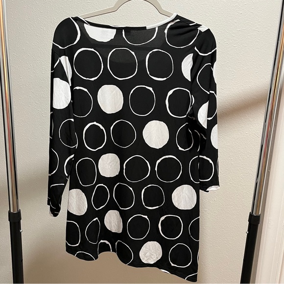 Susan Graver Black & White Long Sleeve Top Women Size Medium-Preowned Never Wo… - Picture 2 of 5